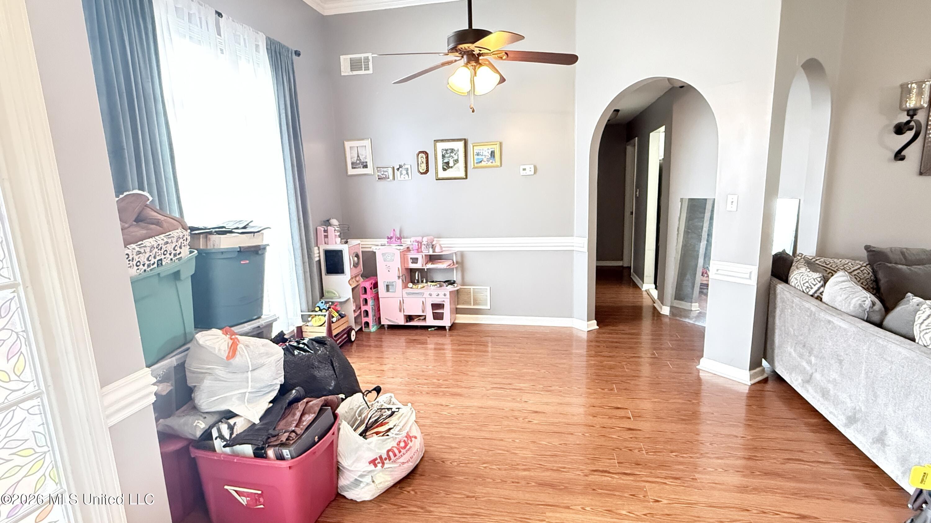 9635 Geneva Loop East Olive Branch, MS 38654 - Photo 4 of 12 20260305_195218127_iOS