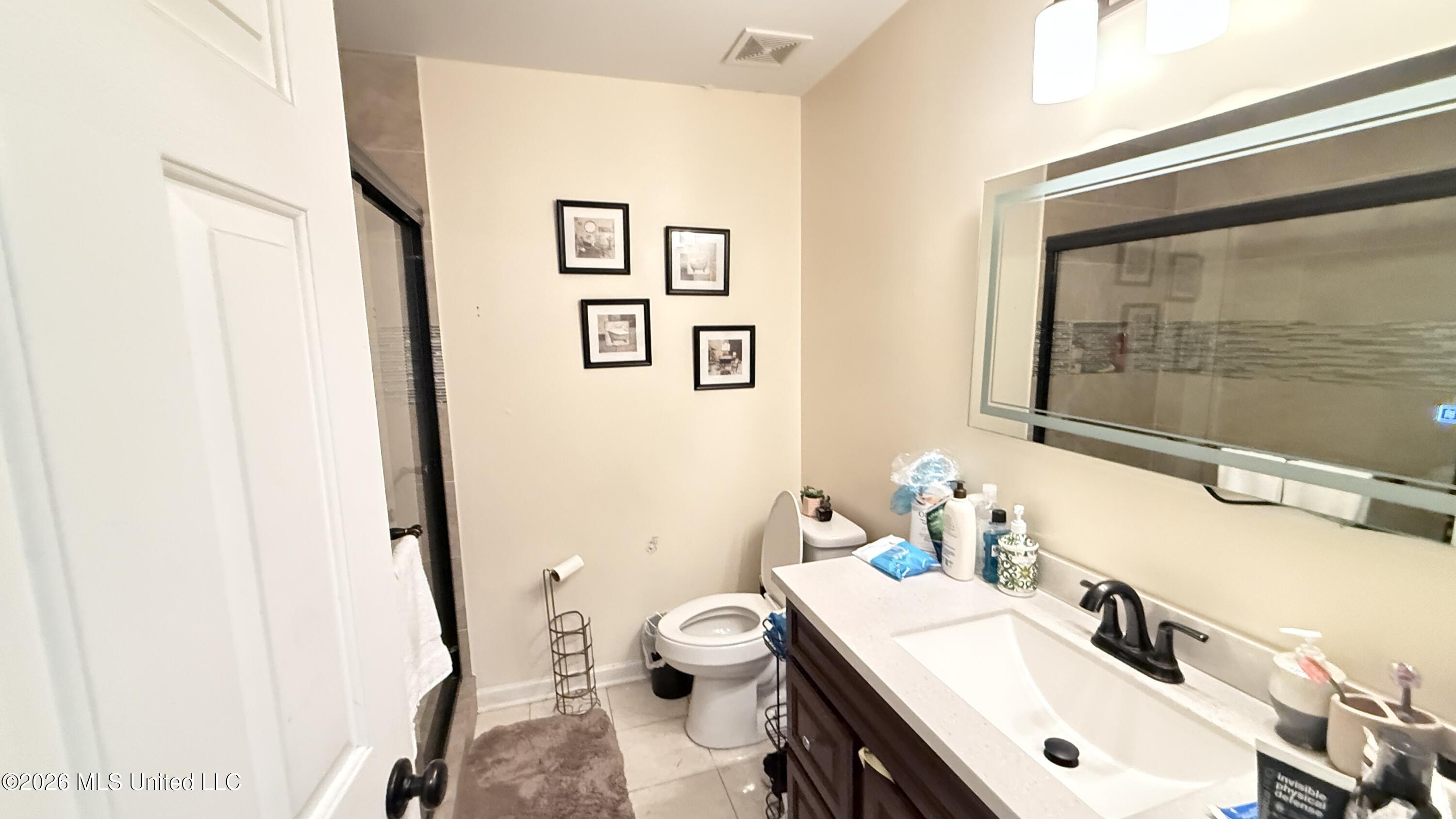 9635 Geneva Loop East Olive Branch, MS 38654 - Photo 8 of 12 20260305_195500760_iOS