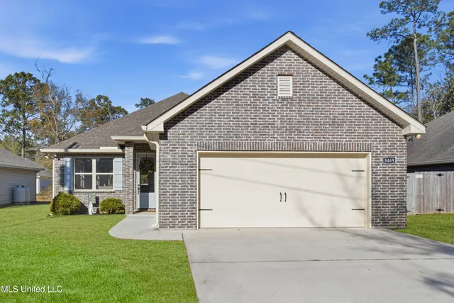 $284,900 | 8469 Amoka Drive, Diamondhead, MS 39525