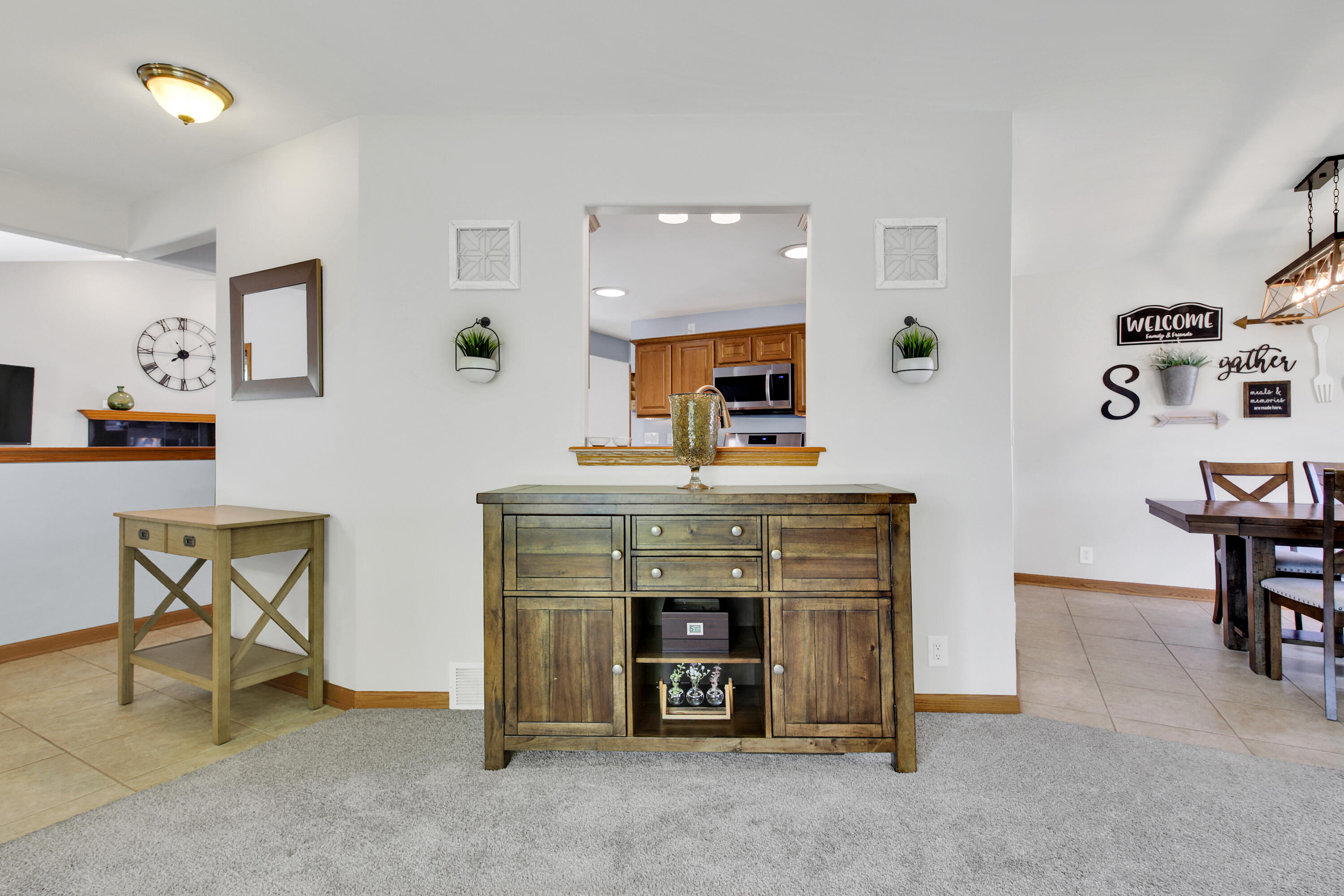 7527 South 73rd Street Franklin, WI 53132 - Photo 7 of 30 Open to Kitchen