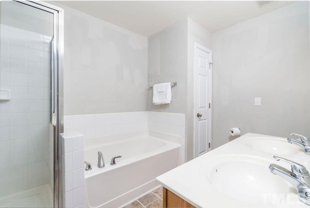 8620 Neuse Club Lane, Unit 103 Raleigh, NC 27616 - Photo 19 of 30 Gallery Image 19