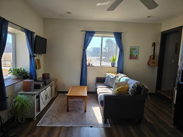 $2,195 | 352 Packers Falls Road, Unit BARN, Durham, NH 03824