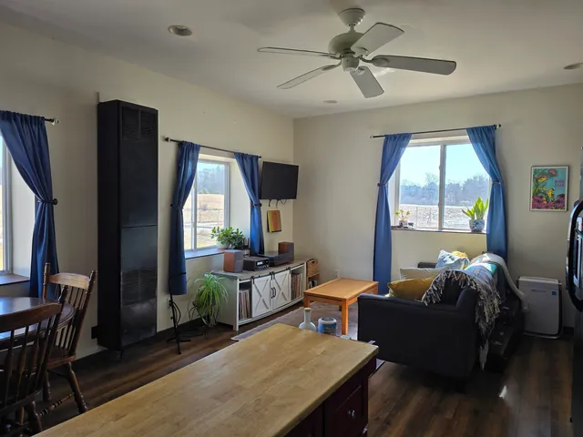 $2,195 | 352 Packers Falls Road, Unit BARN, Durham, NH 03824