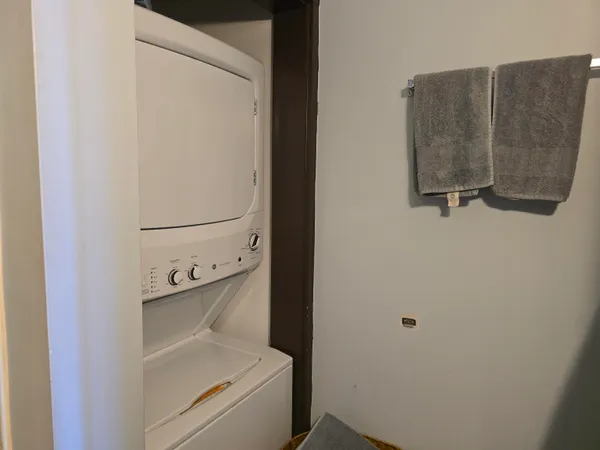 $2,195 | 352 Packers Falls Road, Unit BARN, Durham, NH 03824