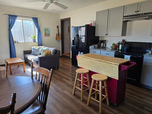 $2,195 | 352 Packers Falls Road, Unit BARN, Durham, NH 03824