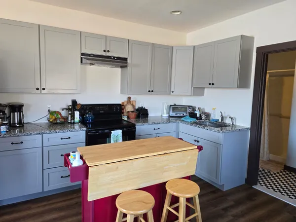 $2,195 | 352 Packers Falls Road, Unit BARN, Durham, NH 03824