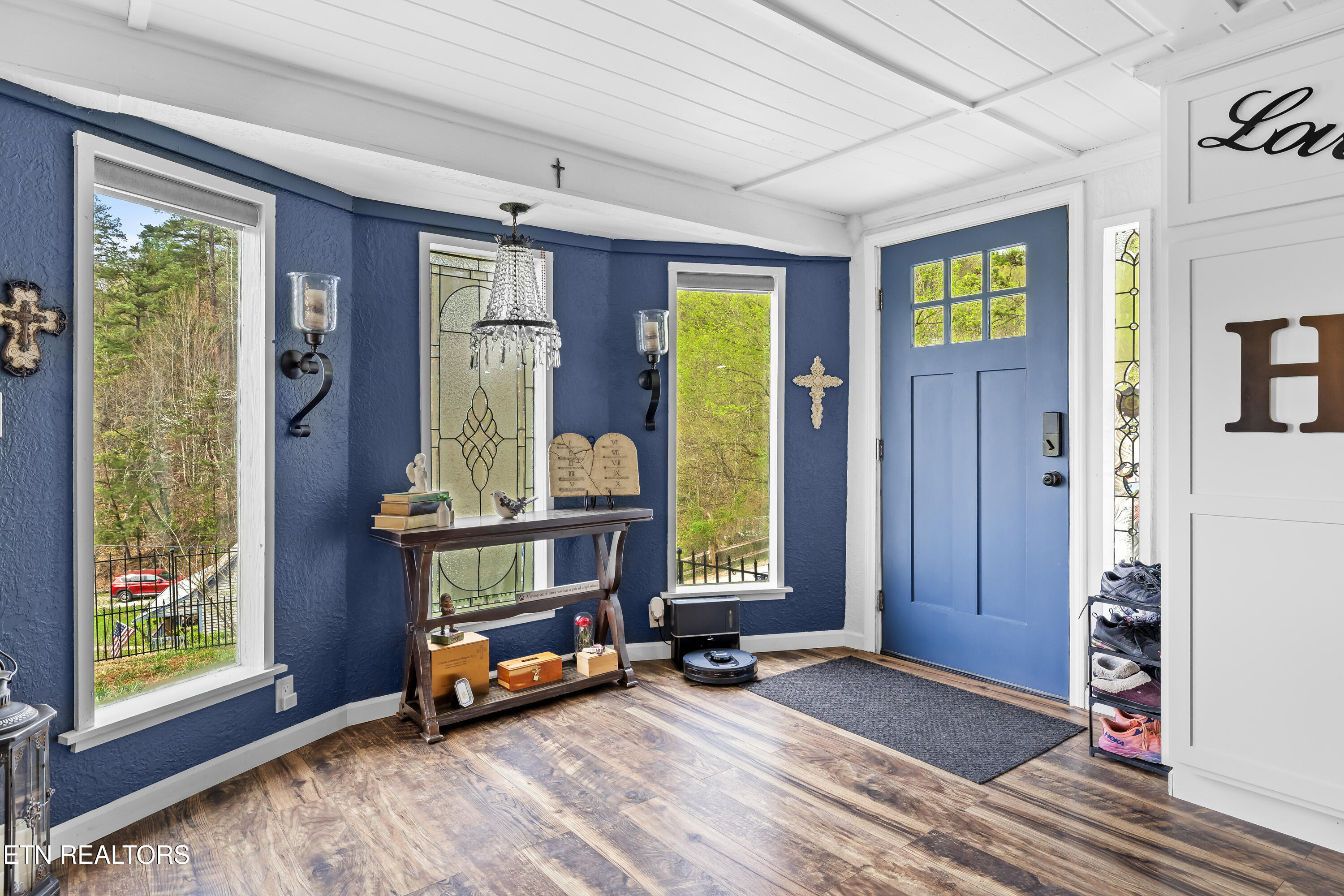 3881 Richardson Cove Road Sevierville, TN 37876 - Photo 3 of 43 3881RichardsonCoveRd-125