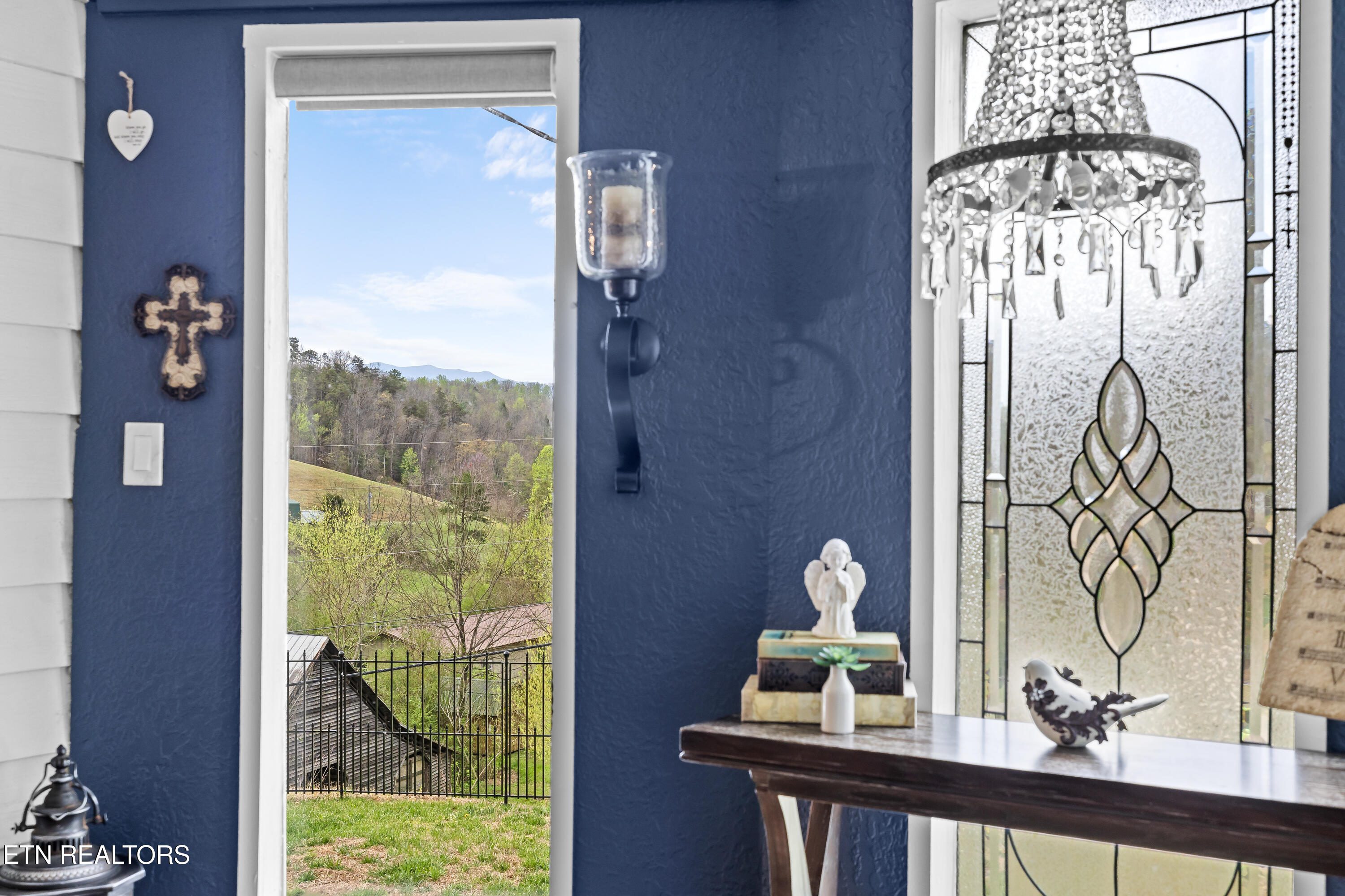 3881 Richardson Cove Road Sevierville, TN 37876 - Photo 7 of 43 3881RichardsonCoveRd-127