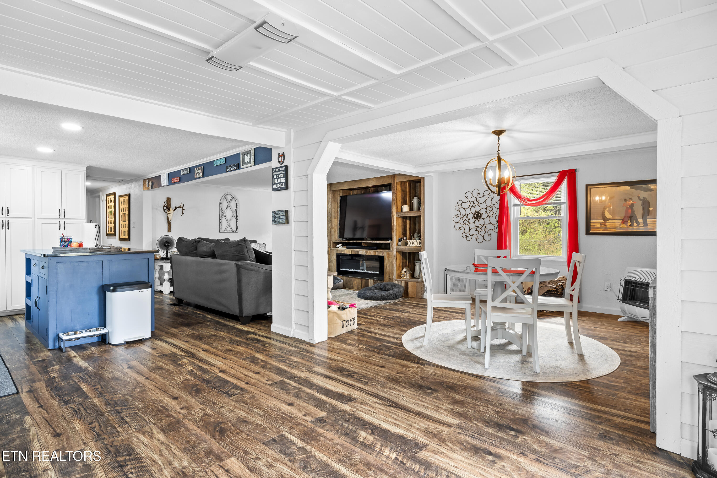 3881 Richardson Cove Road Sevierville, TN 37876 - Photo 8 of 43 3881RichardsonCoveRd-128