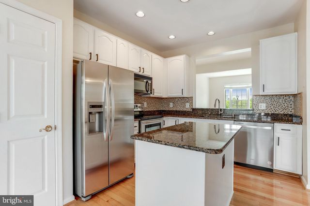 $610,000 | 2455 Fox Stream Lane, Herndon, VA 20171