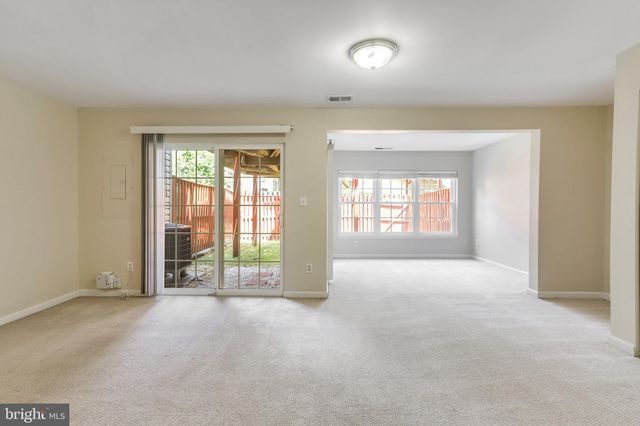 $610,000 | 2455 Fox Stream Lane, Herndon, VA 20171