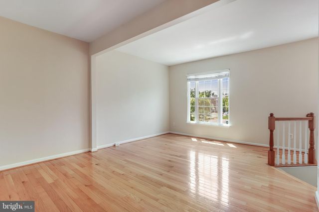 $610,000 | 2455 Fox Stream Lane, Herndon, VA 20171