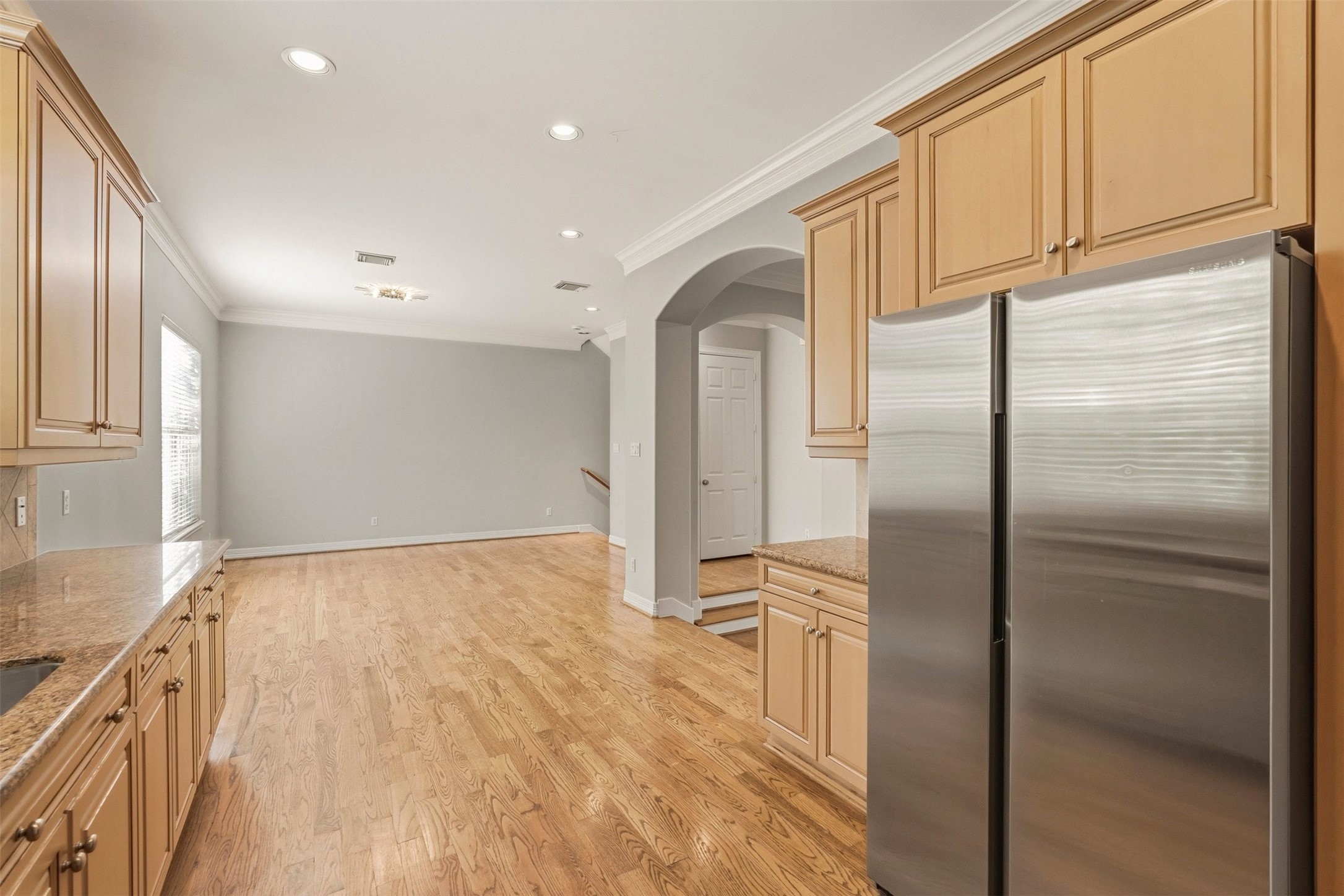 822 Stuart Street Houston, TX 77006 - Photo 12 of 27