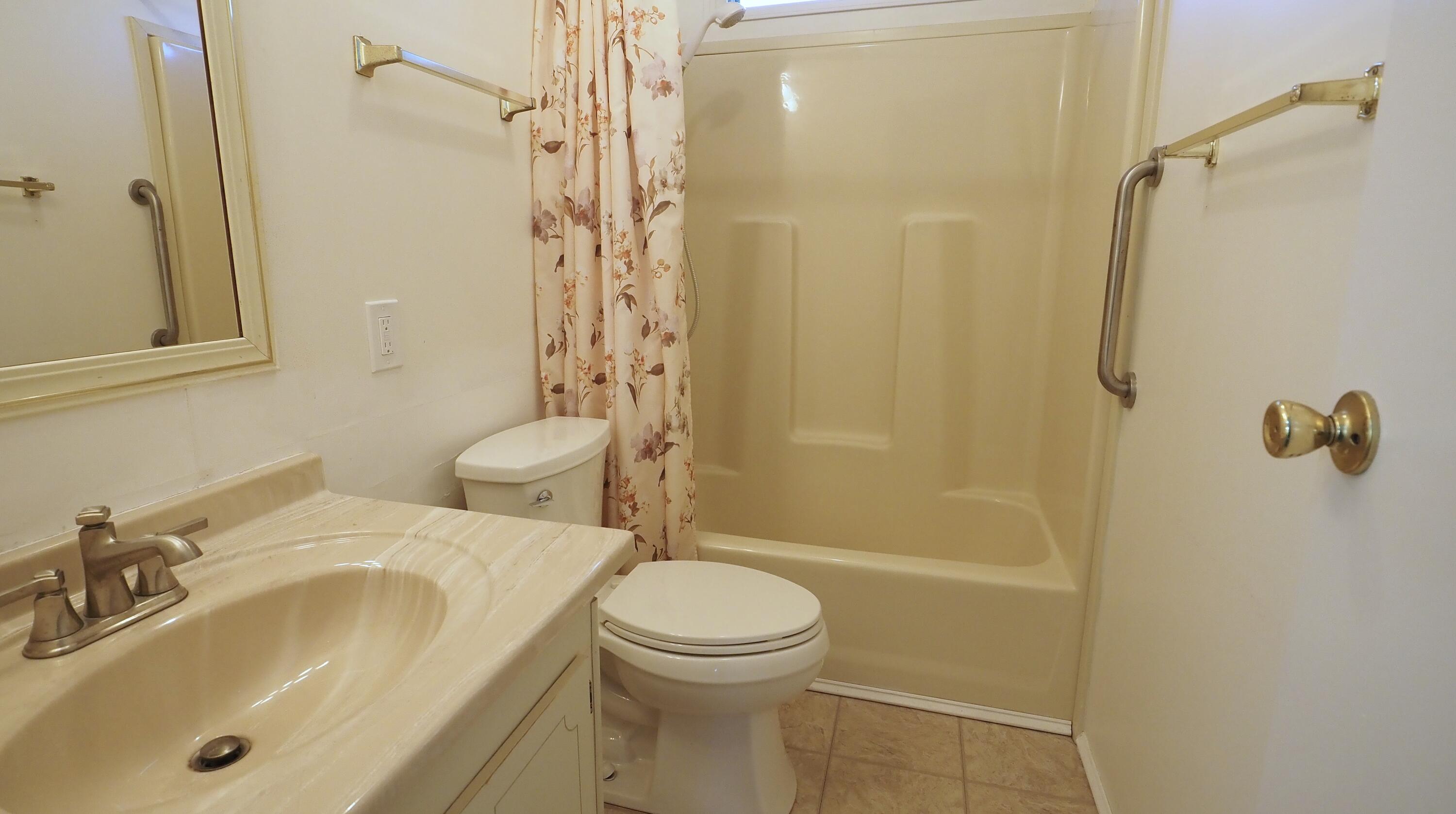 334 Seahorse Terrace Fort Pierce, FL 34982 - Photo 10 of 40 P2060091a