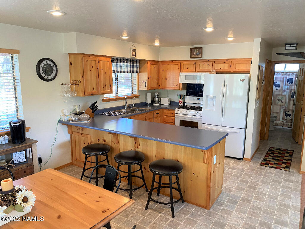 2940 Yellowjacket Street Overgaard, AZ 85933 - Photo 8 of 24 07