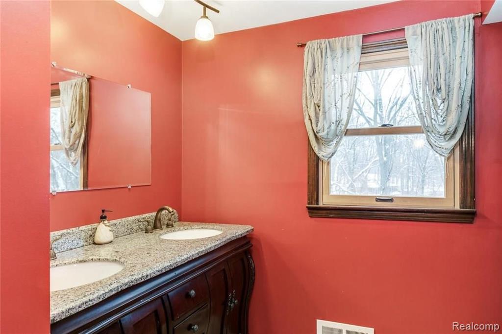 1747 Seever Circle Rochester Hills, MI 48309 - Photo 21 of 30
