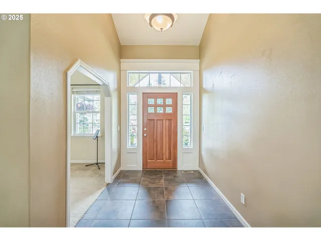 a view of an entryway of the house