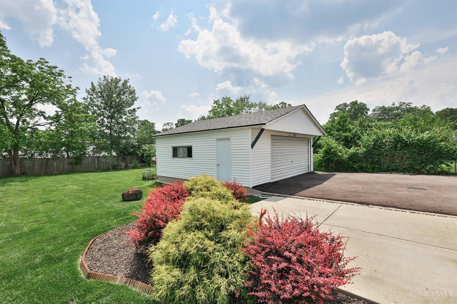 4633 Hunt Road Blue Ash, OH 45242 - Photo 28 of 32