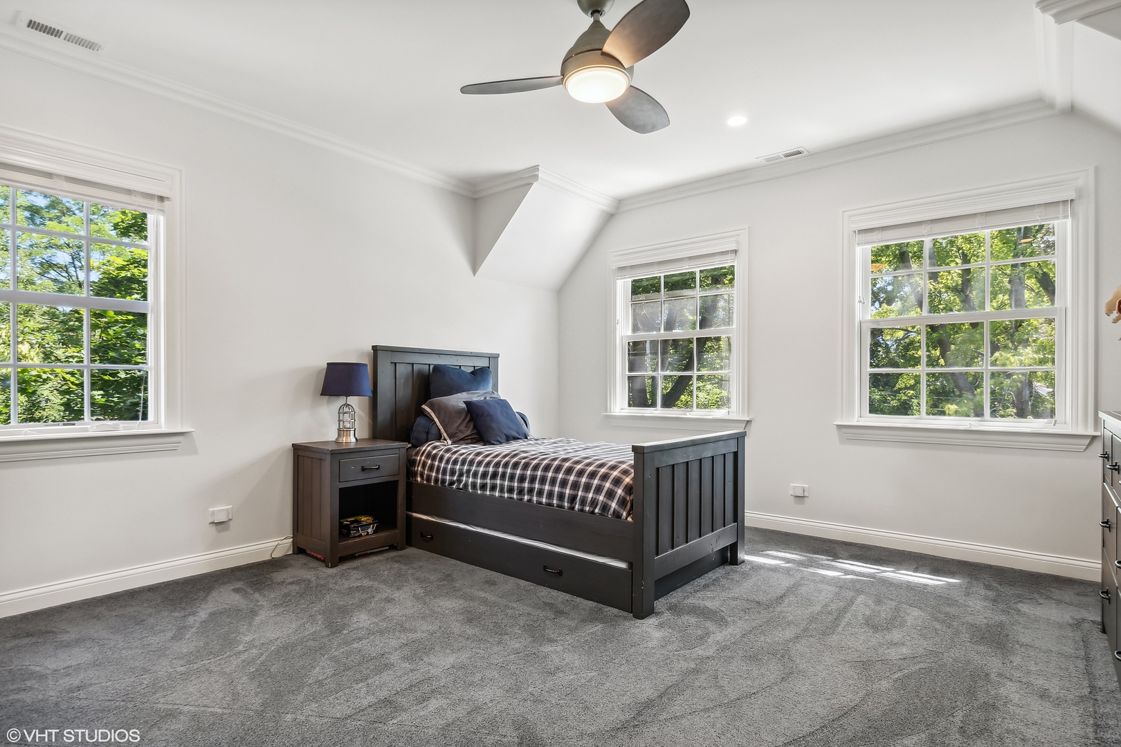 60 Sheridan Road Highland Park, IL 60035 - Photo 23 of 30 a bedroom with a bed and a window