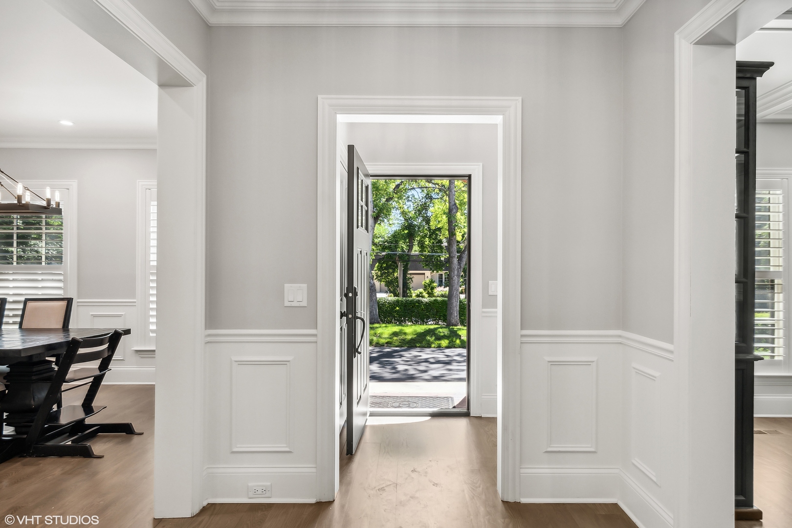 60 Sheridan Road Highland Park, IL 60035 - Photo 3 of 30 a view of a livingroom with a chair and front door