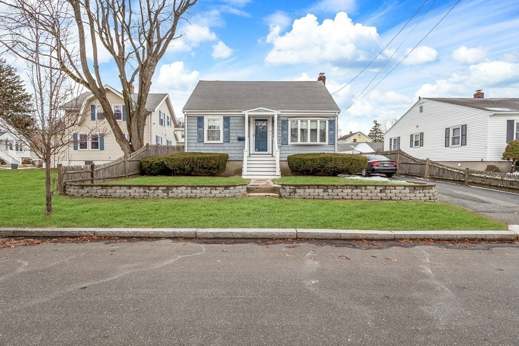 81 Derby Road Melrose, MA 02176 - Photo 3 of 20 Gallery Image 3