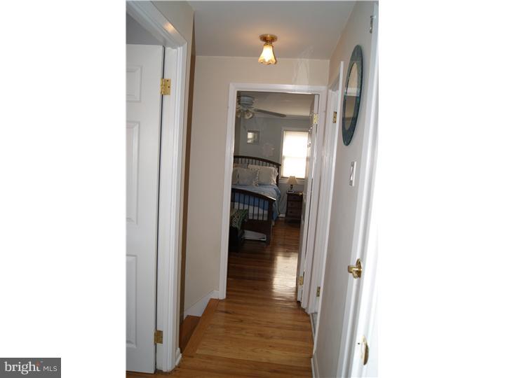 12638 Chilton Road Philadelphia, PA 19154 - Photo 11 of 24 Hallway