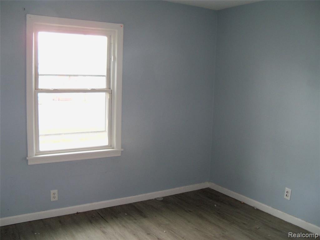 413 Hemphill Road Flint, MI 48507 - Photo 11 of 21