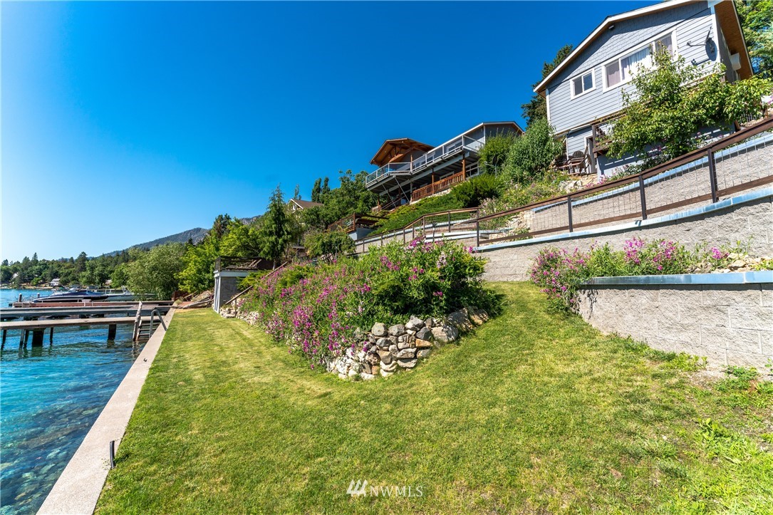 15890 South Lakeshore Road Chelan, WA 98816 - Photo 2 of 39 Gallery Image 2