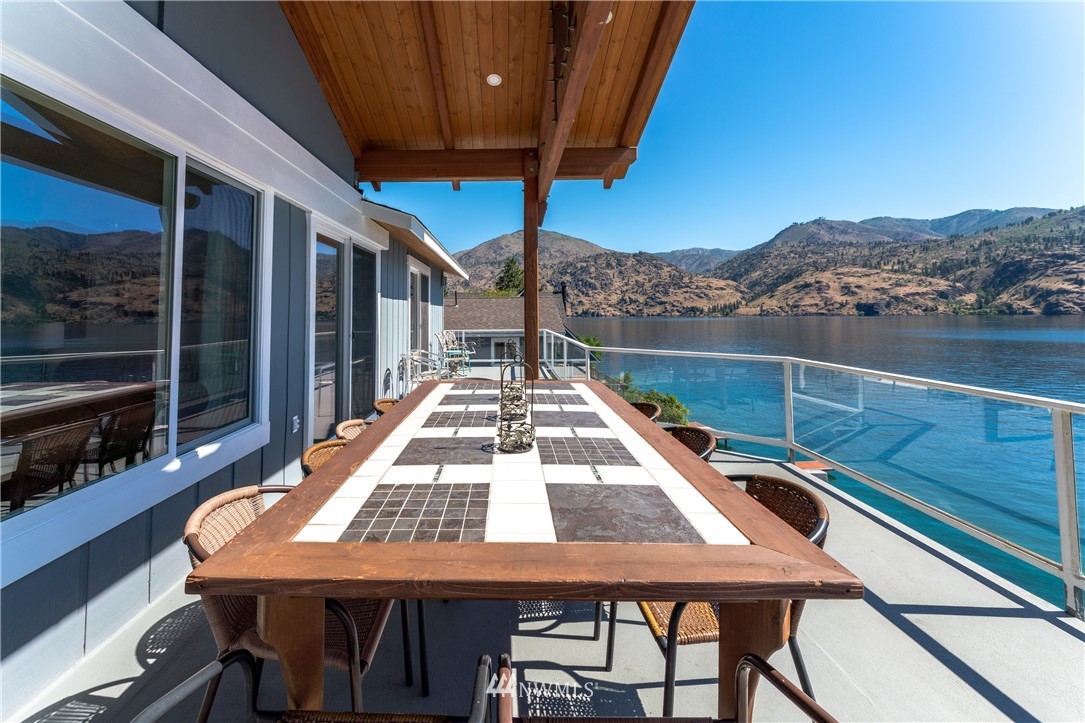 15890 South Lakeshore Road Chelan, WA 98816 - Photo 15 of 39 Gallery Image 15