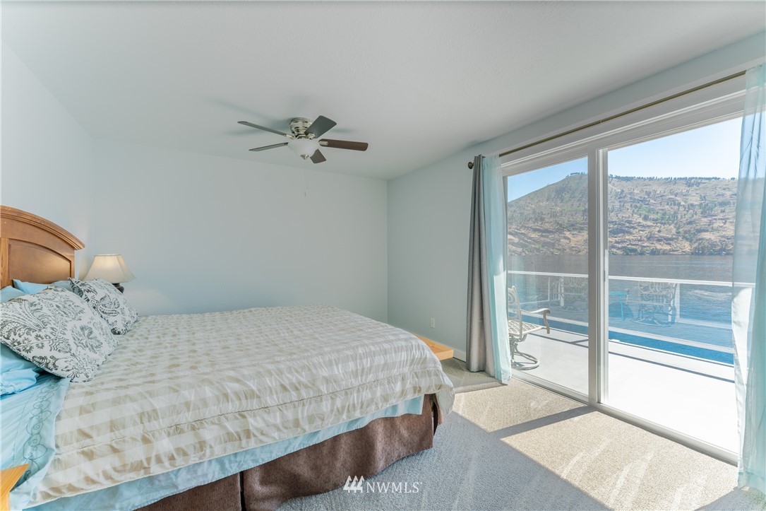 15890 South Lakeshore Road Chelan, WA 98816 - Photo 18 of 39 Gallery Image 18