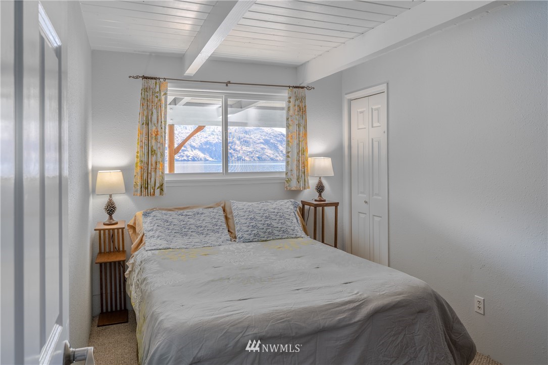 15890 South Lakeshore Road Chelan, WA 98816 - Photo 24 of 39 Gallery Image 24