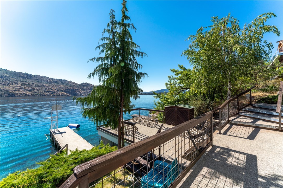 15890 South Lakeshore Road Chelan, WA 98816 - Photo 26 of 39 Gallery Image 26