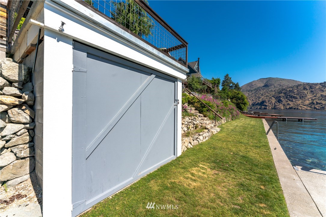 15890 South Lakeshore Road Chelan, WA 98816 - Photo 30 of 39 Gallery Image 30