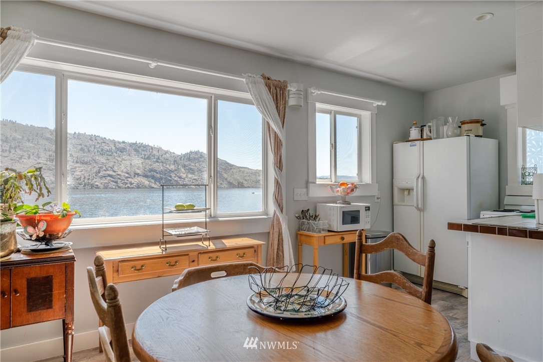 15890 South Lakeshore Road Chelan, WA 98816 - Photo 35 of 39 Gallery Image 35