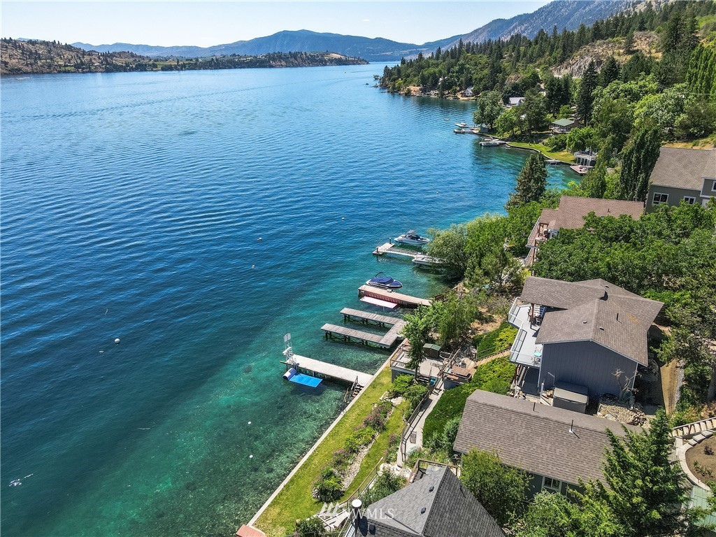 15890 South Lakeshore Road Chelan, WA 98816 - Photo 5 of 39 Gallery Image 5