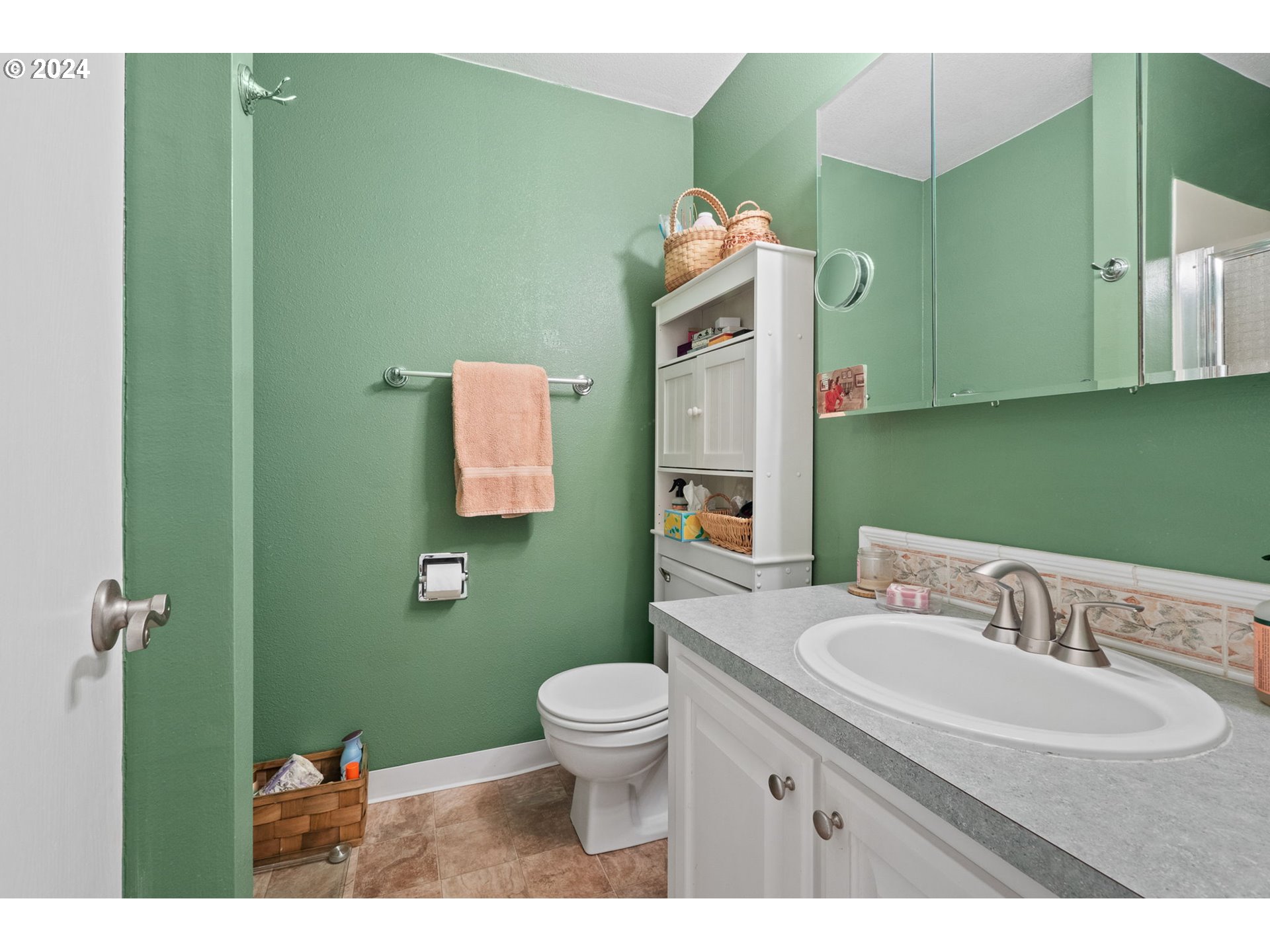 6745 Southwest Scholls Ferry Road, Unit 17 Beaverton, OR 97008 - Photo 12 of 14 Bathroom
