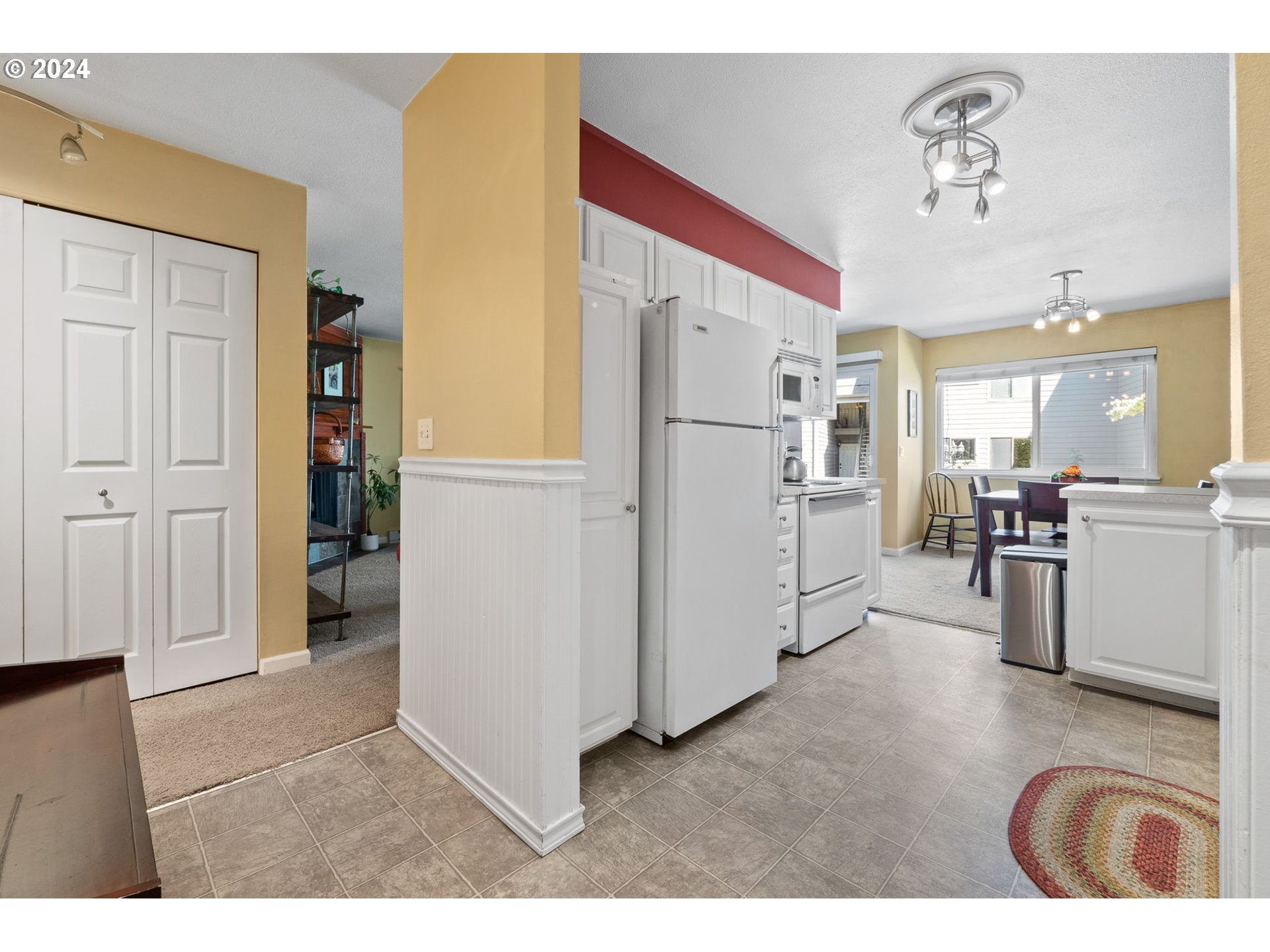 6745 Southwest Scholls Ferry Road, Unit 17 Beaverton, OR 97008 - Photo 3 of 14 Kitchen
