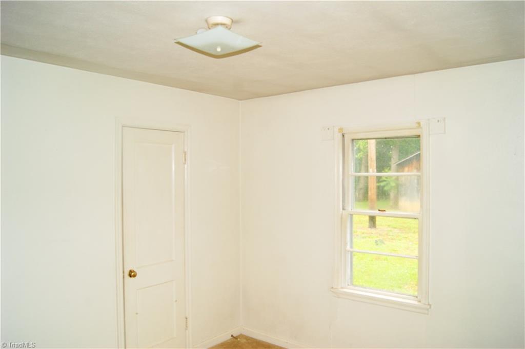 231 Theatre Road Madison, NC 27025 - Photo 8 of 10 Gallery Image 8
