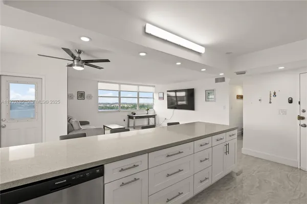 $294,900 | 1301 Northeast Miami Gardens Drive, Unit 1226W, Miami, FL 33179