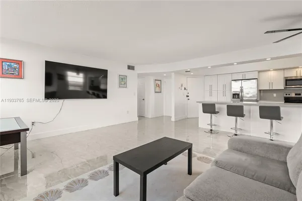 $294,900 | 1301 Northeast Miami Gardens Drive, Unit 1226W, Miami, FL 33179