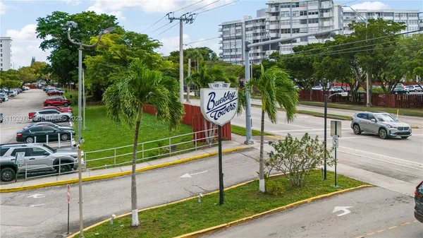 $294,900 | 1301 Northeast Miami Gardens Drive, Unit 1226W, Miami, FL 33179