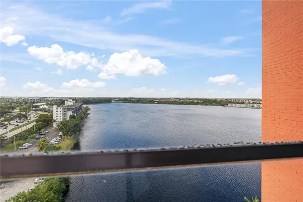 $294,900 | 1301 Northeast Miami Gardens Drive, Unit 1226W, Miami, FL 33179