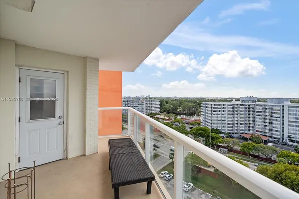 $294,900 | 1301 Northeast Miami Gardens Drive, Unit 1226W, Miami, FL 33179