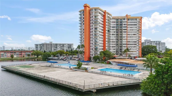 $294,900 | 1301 Northeast Miami Gardens Drive, Unit 1226W, Miami, FL 33179
