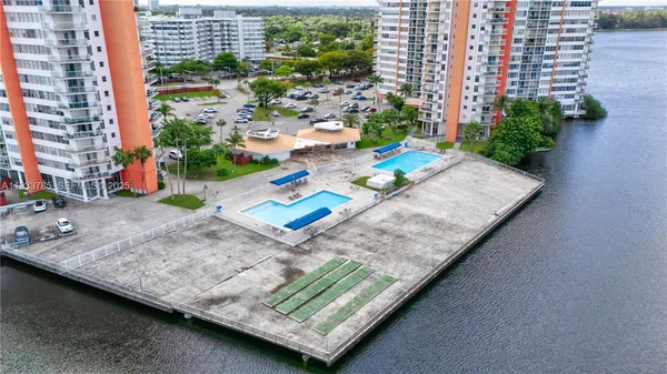 $294,900 | 1301 Northeast Miami Gardens Drive, Unit 1226W, Miami, FL 33179
