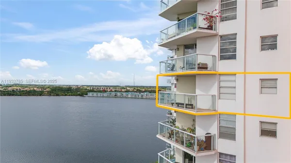 $294,900 | 1301 Northeast Miami Gardens Drive, Unit 1226W, Miami, FL 33179