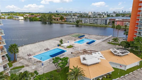 $294,900 | 1301 Northeast Miami Gardens Drive, Unit 1226W, Miami, FL 33179