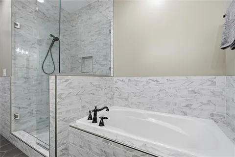 $339,900 | 15722 West 61st Terrace, Shawnee, KS 66217