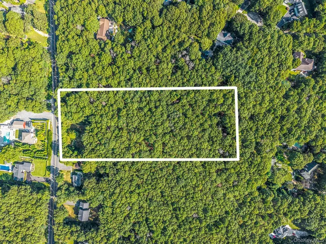 a view of a tennis court