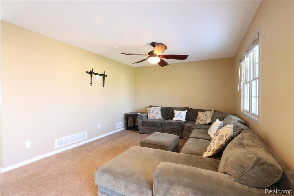 4171 West Thompson Road Linden, MI 48451 - Photo 7 of 46
